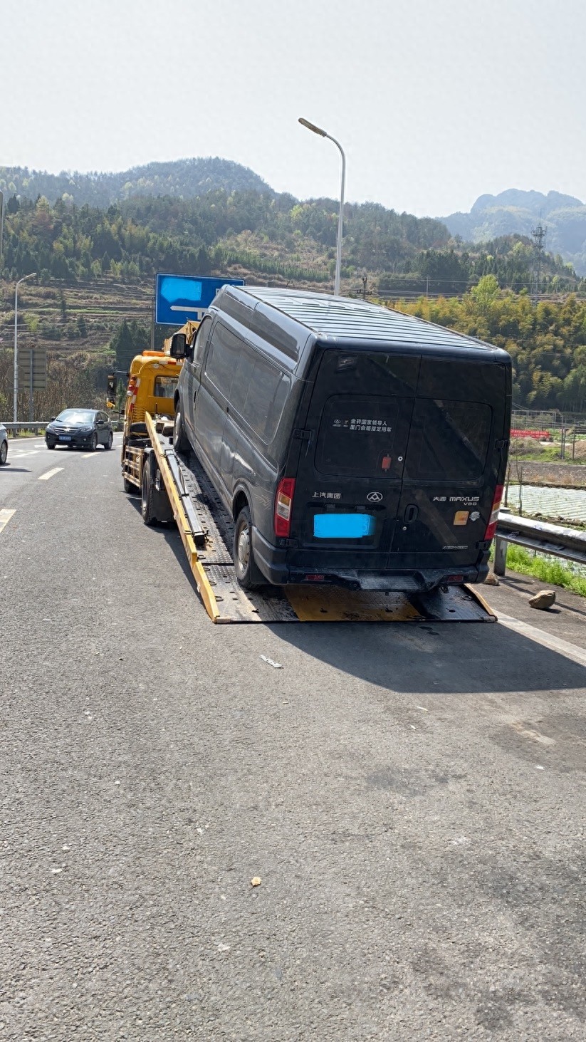 道路搭电救援_道路救援搭电后可以使用多久_道路救援搭电多少钱一次
